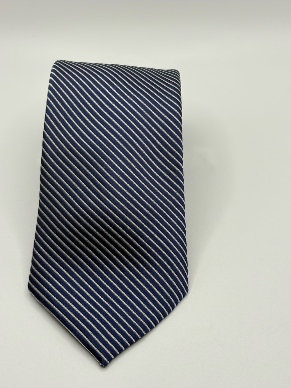The Tie Bar Men’s Tie 100% Silk Navy Blue White Stripes 3.5” Wide 60” Wedding